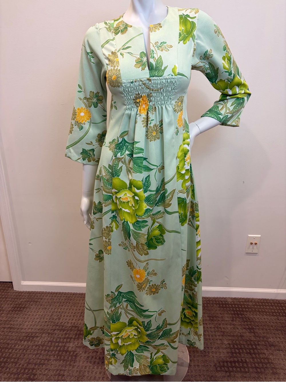 MADE IN HAWAII FOR ANDRADE Honolulu Vintage 70s Green Floral Maxi Dress